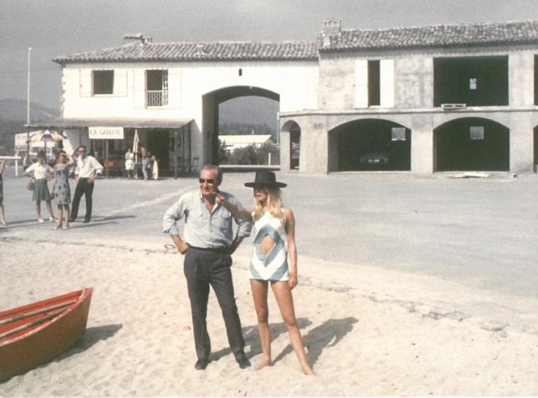 Brigitte Bardot dans les annees 70 - Stars à Port Grimaud - Logiservice